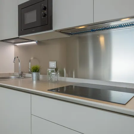 アパートホテル レジデンス シロエ 3*