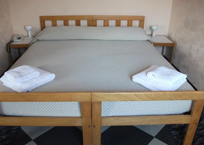 アパートホテル レジデンス シロエ 3*