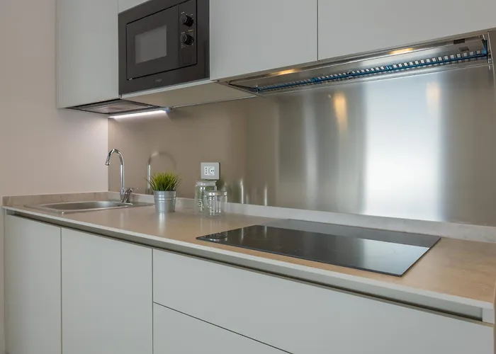 アパートホテル レジデンス シロエ 3*